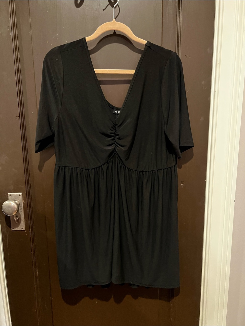 torrid Black Ruched V-Neck Short Sleeve Top